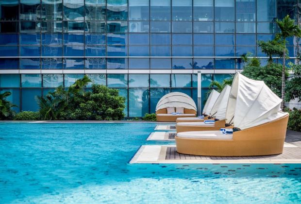 Top 10 khách sạn Hà Nội có hồ bơi - Khách sạn InterContinental Hà Nội Landmark72